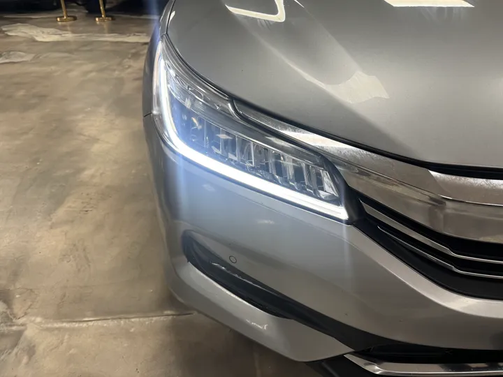 SILVER, 2017 HONDA ACCORD Image 5