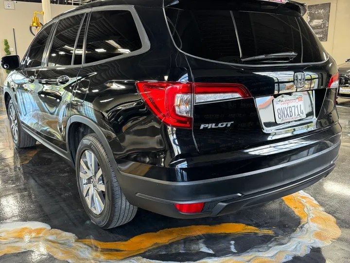 BLACK, 2019 HONDA PILOT Image 5