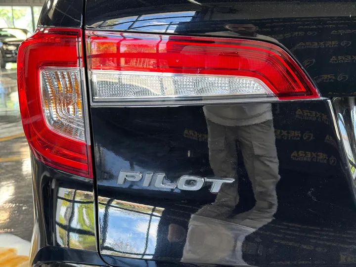 BLACK, 2019 HONDA PILOT Image 9