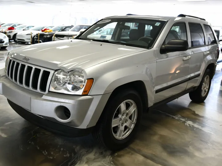 SILVER, 2007 JEEP GRAND CHEROKEE Image 5