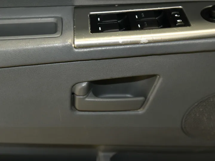 SILVER, 2007 JEEP GRAND CHEROKEE Image 19