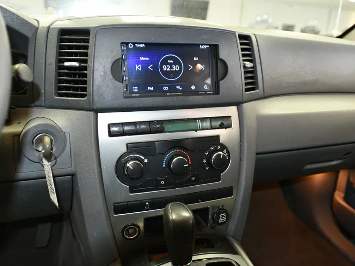 SILVER, 2007 JEEP GRAND CHEROKEE Image 31