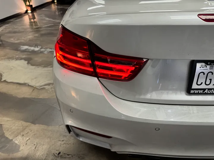 WHITE, 2015 BMW M4 Image 13