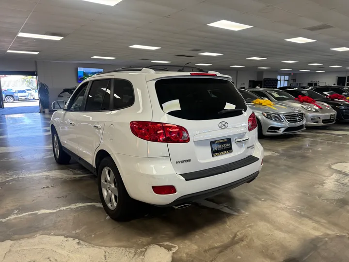 WHITE, 2009 HYUNDAI SANTA FE Image 9