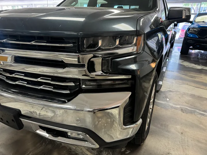 GRAY, 2019 CHEVROLET SILVERADO 1500 CREW CAB Image 3