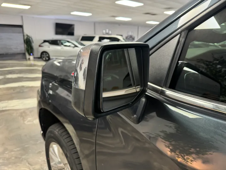 GRAY, 2019 CHEVROLET SILVERADO 1500 CREW CAB Image 10