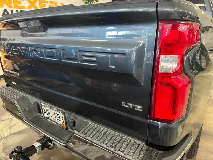 GRAY, 2019 CHEVROLET SILVERADO 1500 CREW CAB Image 16