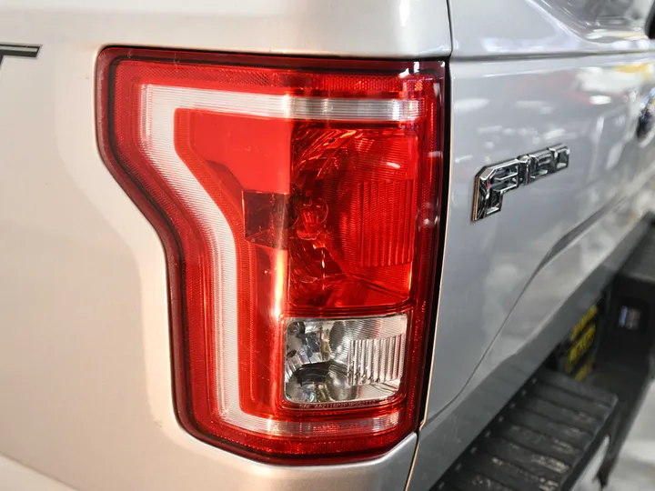 SILVER, 2017 FORD F150 SUPERCREW CAB Image 10