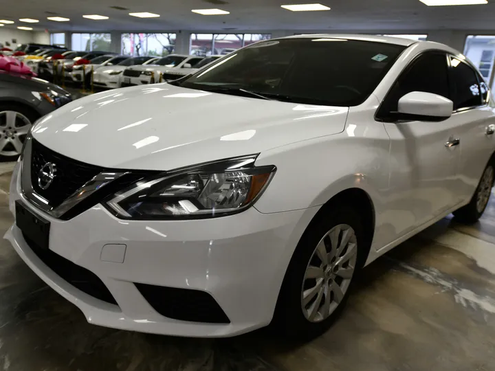 WHITE, 2019 NISSAN SENTRA Image 5