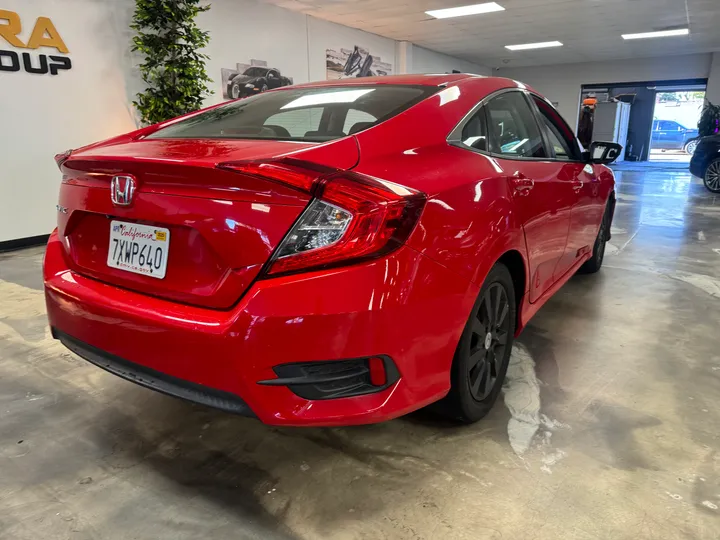 RED, 2017 HONDA CIVIC Image 12