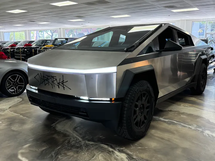 SILVER, 2024 TESLA CYBERTRUCK Image 3