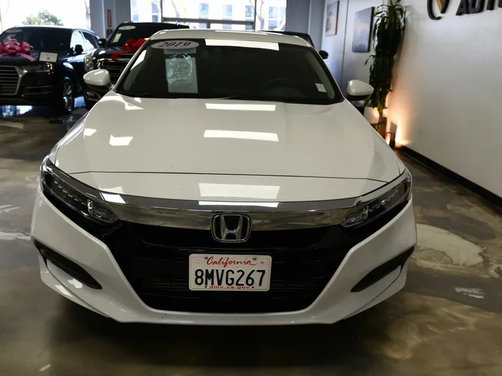 WHITE, 2019 HONDA ACCORD Image 2