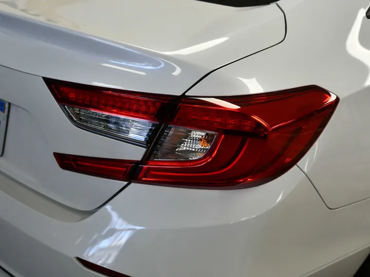 WHITE, 2019 HONDA ACCORD Image 11