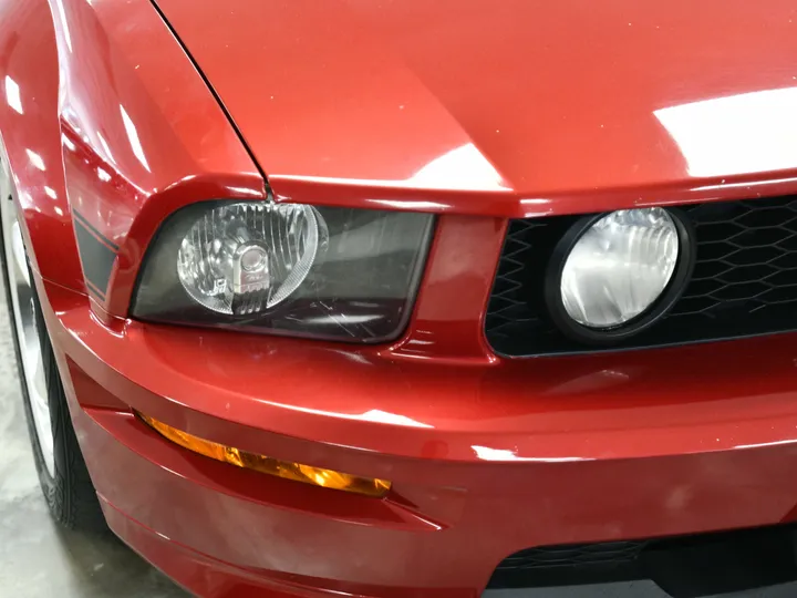 RED, 2008 FORD MUSTANG Image 3