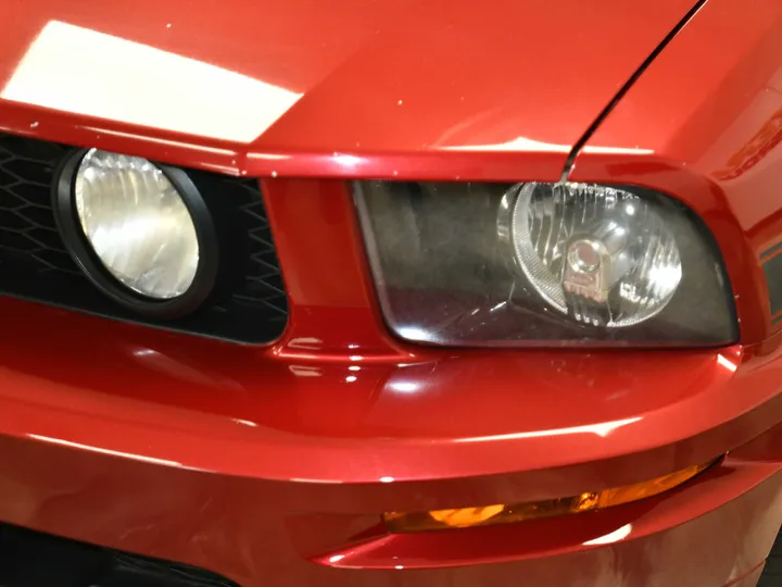 RED, 2008 FORD MUSTANG Image 4