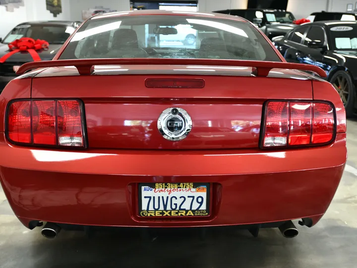 RED, 2008 FORD MUSTANG Image 9