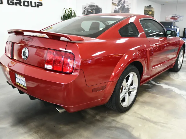 RED, 2008 FORD MUSTANG Image 12