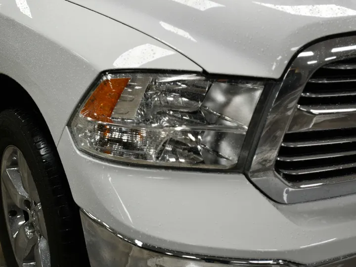 WHITE, 2016 RAM 1500 QUAD CAB Image 3