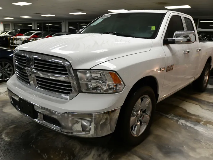 WHITE, 2016 RAM 1500 QUAD CAB Image 5