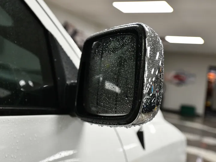 WHITE, 2016 RAM 1500 QUAD CAB Image 15