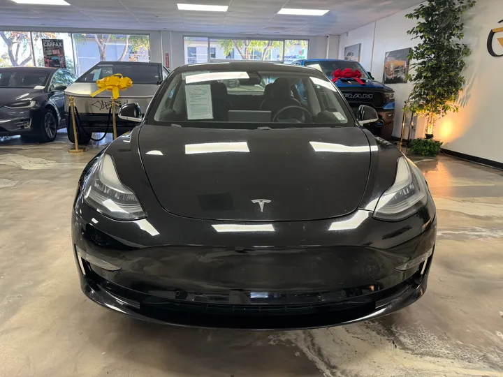 BLACK, 2018 TESLA MODEL 3 Image 2