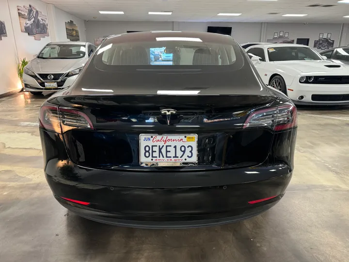 BLACK, 2018 TESLA MODEL 3 Image 11