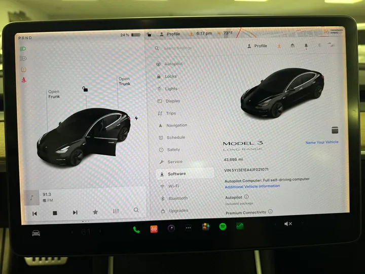 BLACK, 2018 TESLA MODEL 3 Image 22