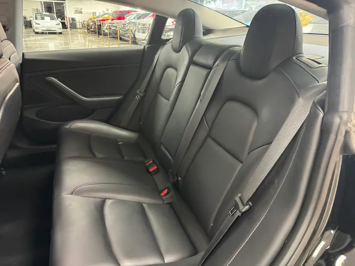 BLACK, 2018 TESLA MODEL 3 Image 35