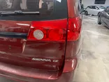 RED, 2010 TOYOTA SIENNA Thumnail Image 11