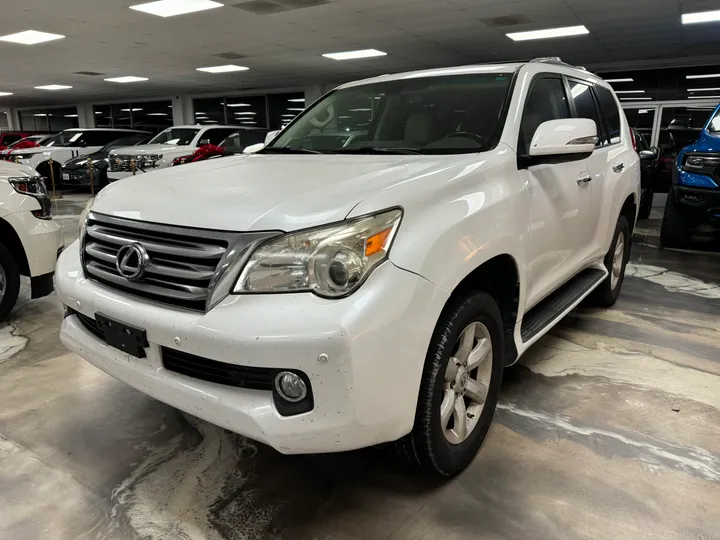 WHITE, 2010 LEXUS GX Image 3