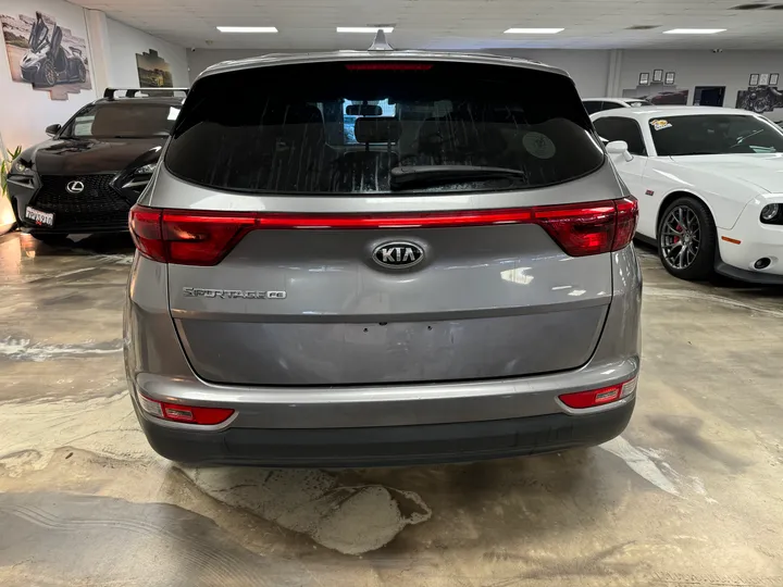 GRAY, 2017 KIA SPORTAGE Image 9