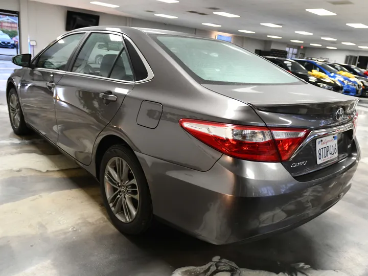 GRAY, 2017 TOYOTA CAMRY Image 8