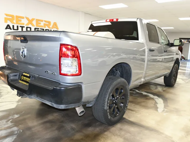 SILVER, 2022 RAM 3500 CREW CAB Image 12