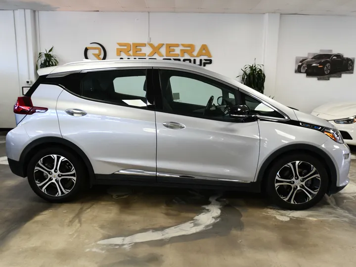 SILVER, 2017 CHEVROLET BOLT EV Image 11