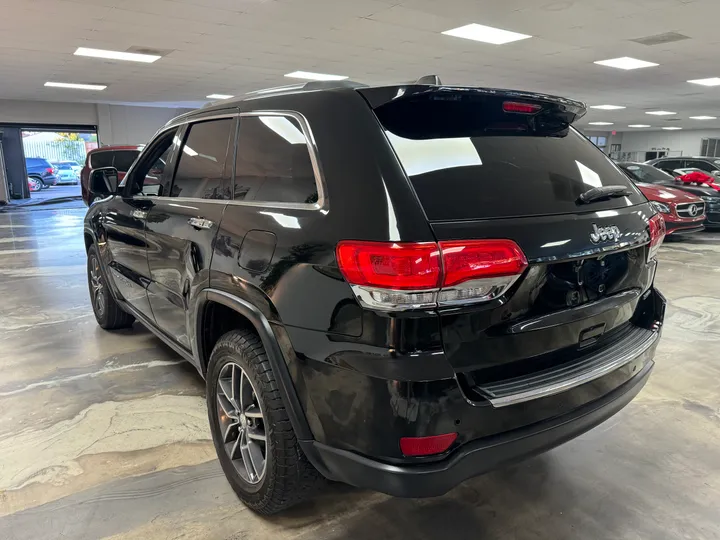 BLACK, 2018 JEEP GRAND CHEROKEE Image 11