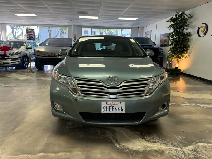 GREEN, 2011 TOYOTA VENZA Image 2