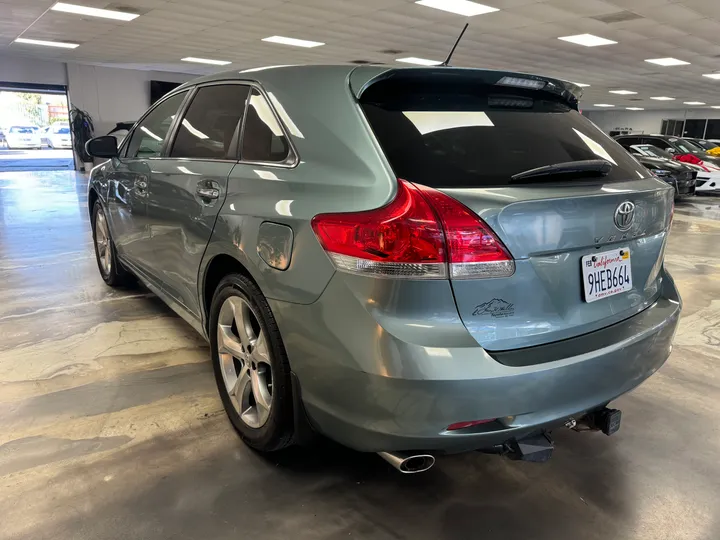 GREEN, 2011 TOYOTA VENZA Image 7