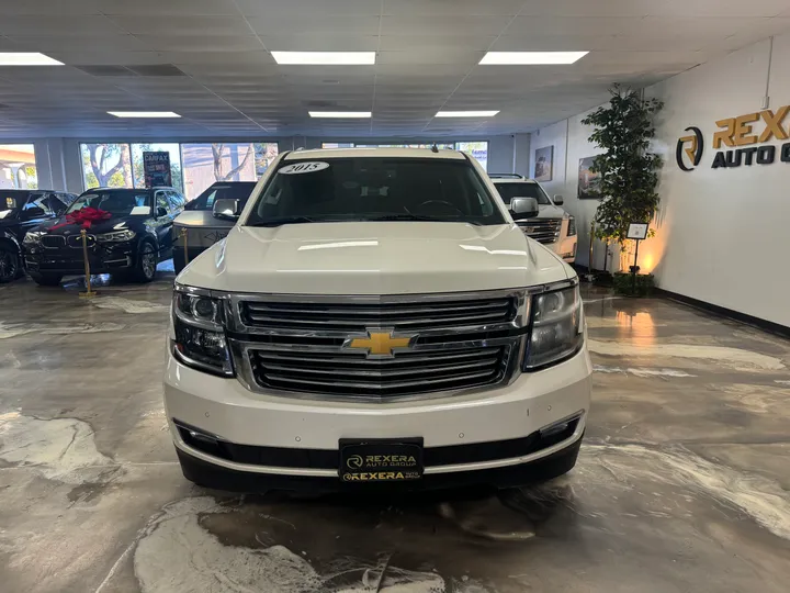 WHITE, 2015 CHEVROLET SUBURBAN Image 2