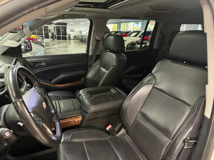 WHITE, 2015 CHEVROLET SUBURBAN Image 39