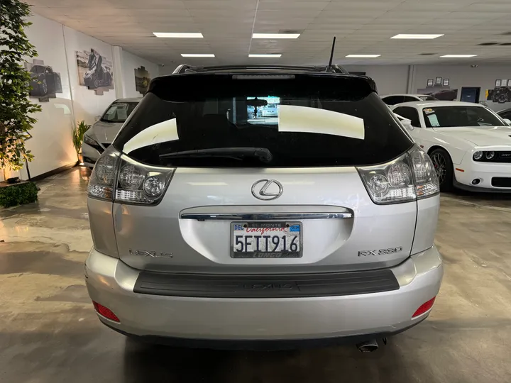 SILVER, 2004 LEXUS RX Image 8