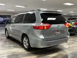 2015 TOYOTA SIENNA Thumnail Image 4