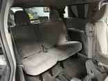 2015 TOYOTA SIENNA Thumnail Image 17