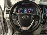 2015 TOYOTA SIENNA Thumnail Image 18