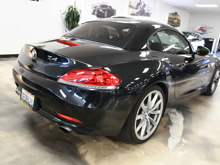 BLACK, 2013 BMW Z4 Image 12