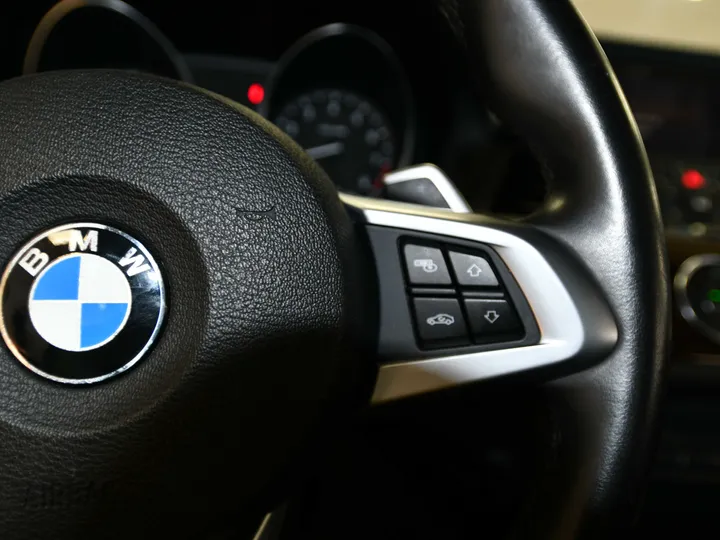 BLACK, 2013 BMW Z4 Image 29