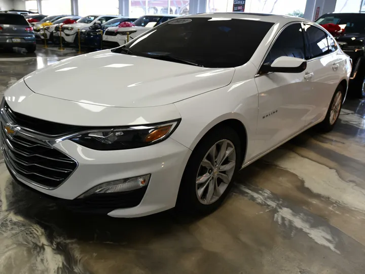 WHITE, 2021 CHEVROLET MALIBU Image 5