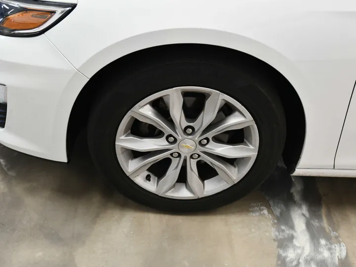 WHITE, 2021 CHEVROLET MALIBU Image 6