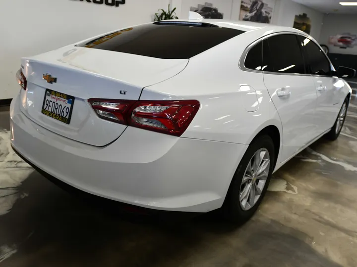 WHITE, 2021 CHEVROLET MALIBU Image 12