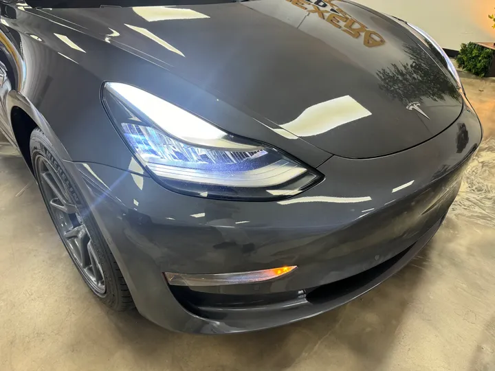 GRAY, 2018 TESLA MODEL 3 Image 3