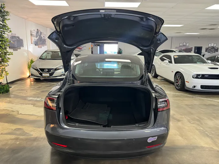 GRAY, 2018 TESLA MODEL 3 Image 13